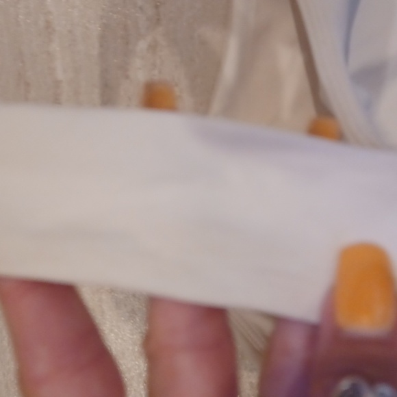 Fabletics Power Hold Beautiful Creamy White Limited Edition Set - Picture 10 of 16